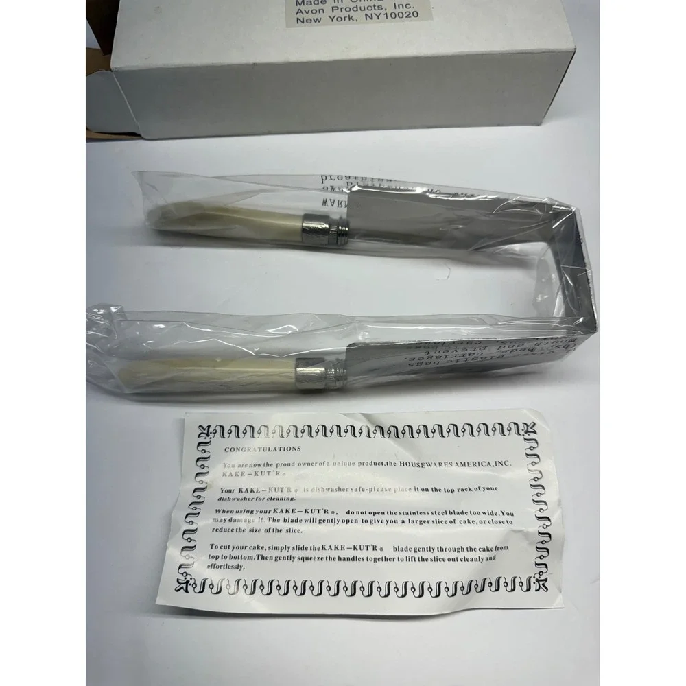 Avon Kake-Kut'r Square Stainless Steel Cake Slicer Server F65262-1 NIB Vintage